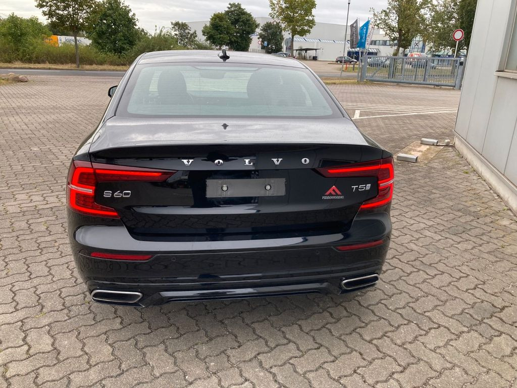 Volvo S60 T5 Lim. R-Design - PKW: das Bild 3 Volvo S60 T5 Lim. R-Design - PKW: das Bild 3