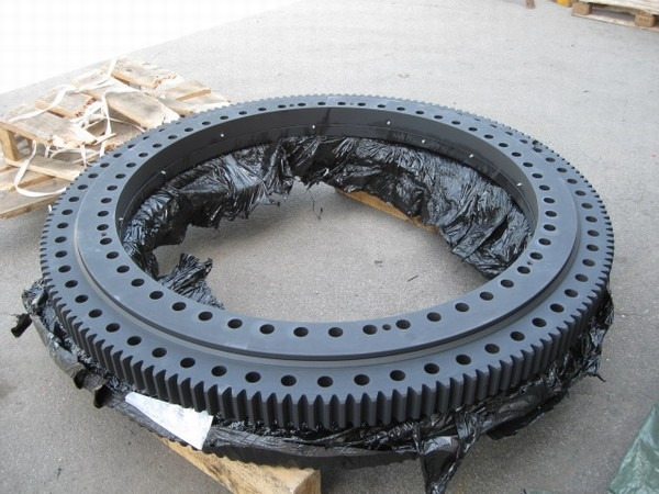 Demag AC 155 - Drehkranz für Kran: das Bild 1 Demag AC 155 - Drehkranz für Kran: das Bild 1