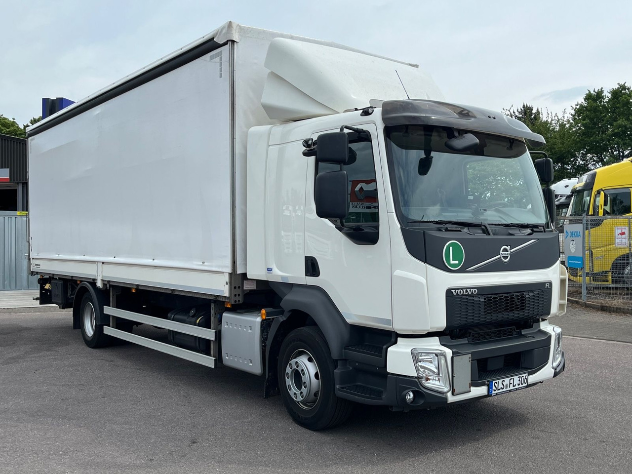 Volvo FL 14.245 Junghanns Schiebeplane LBW - Plane LKW: das Bild 3 Volvo FL 14.245 Junghanns Schiebeplane LBW - Plane LKW: das Bild 3