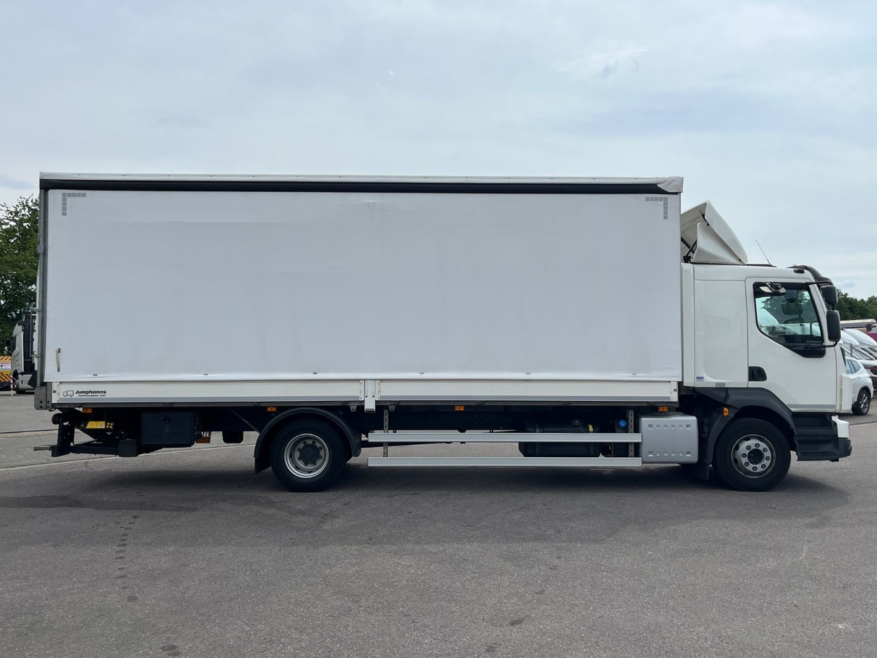 Volvo FL 14.245 Junghanns Schiebeplane LBW - Plane LKW: das Bild 4 Volvo FL 14.245 Junghanns Schiebeplane LBW - Plane LKW: das Bild 4