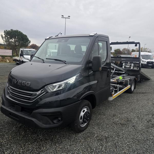 Iveco Daily 35C18 - Abschleppwagen: das Bild 1 Iveco Daily 35C18 - Abschleppwagen: das Bild 1