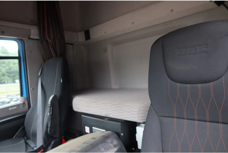 DAF CF 410 Bakwagen + Onderschuif klep - Koffer LKW: das Bild 5 DAF CF 410 Bakwagen + Onderschuif klep - Koffer LKW: das Bild 5