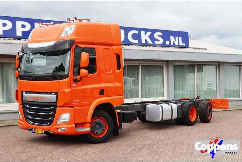 DAF CF 450 Chassis Cabine Slaap Cabine 2x Bed - Fahrgestell LKW: das Bild 1 DAF CF 450 Chassis Cabine Slaap Cabine 2x Bed - Fahrgestell LKW: das Bild 1
