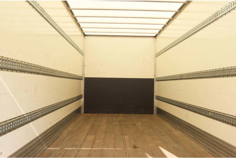 DAF LF 210 FA Bakwagen + Dhollandia 2000 kg klep extra accu set, 3x bindrail + stang. - Koffer LKW: das Bild 4 DAF LF 210 FA Bakwagen + Dhollandia 2000 kg klep extra accu set, 3x bindrail + stang. - Koffer LKW: das Bild 4