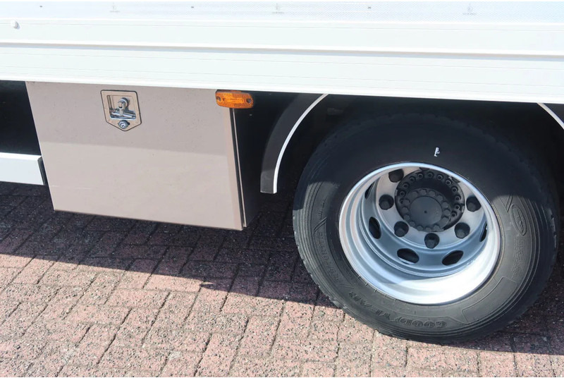 DAF LF 210 FA Bakwagen + Dhollandia 2000 kg klep extra accu set, 3x bindrail + stang. - Koffer LKW: das Bild 5 DAF LF 210 FA Bakwagen + Dhollandia 2000 kg klep extra accu set, 3x bindrail + stang. - Koffer LKW: das Bild 5