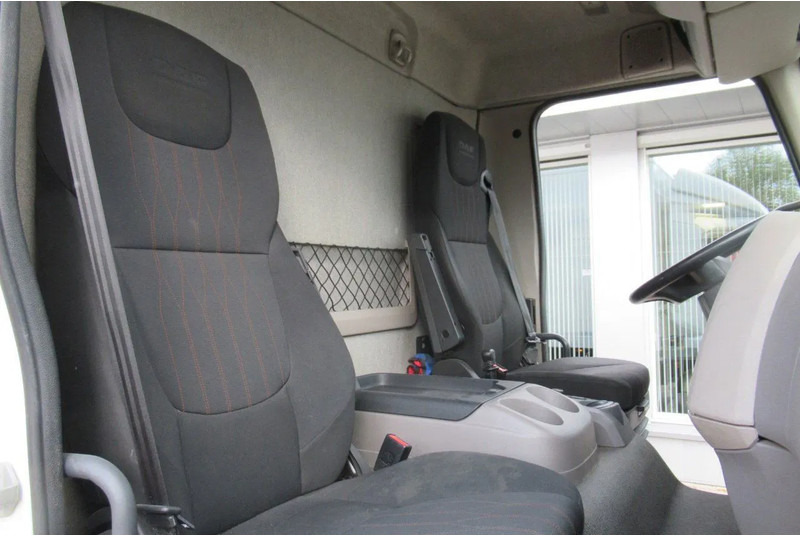 DAF LF 230 Bak+Klep Dhollandia 1500 kg Euro 6 - Koffer LKW: das Bild 5 DAF LF 230 Bak+Klep Dhollandia 1500 kg Euro 6 - Koffer LKW: das Bild 5
