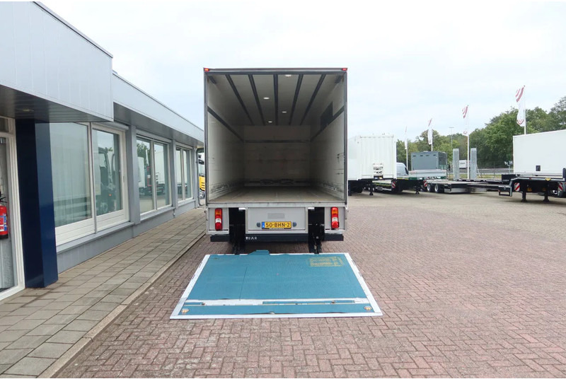 Mercedes-Benz Antos 1924 LL Bakwagen + laadklep 2500 kg - Koffer LKW: das Bild 4 Mercedes-Benz Antos 1924 LL Bakwagen + laadklep 2500 kg - Koffer LKW: das Bild 4