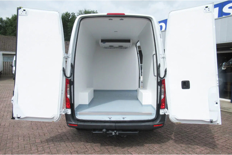Mercedes-Benz Sprinter 317 CDI Koel / Vries/ verwarmen Carrier Xarios 350 + 220 volt nacht stekkerL2/H2 - Kühltransporter: das Bild 3 Mercedes-Benz Sprinter 317 CDI Koel / Vries/ verwarmen Carrier Xarios 350 + 220 volt nacht stekkerL2/H2 - Kühltransporter: das Bild 3