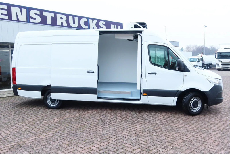 Mercedes-Benz Sprinter 317 Koel/Vries/verwarmen Carrier Xarios 350 + 220 volt nacht aansluiting - Kühltransporter: das Bild 3 Mercedes-Benz Sprinter 317 Koel/Vries/verwarmen Carrier Xarios 350 + 220 volt nacht aansluiting - Kühltransporter: das Bild 3