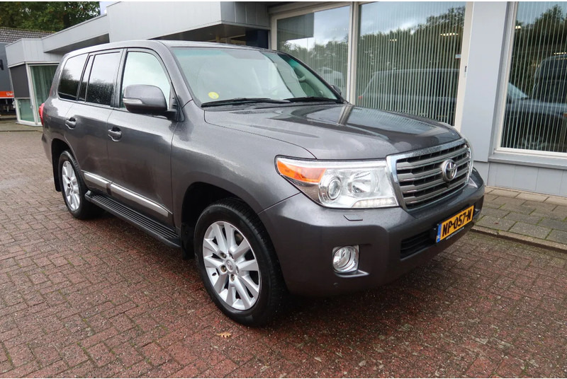 Toyota Land Cruiser V8 200 V8. 4.5D Executive. 7 Persoons. Luchtvering. Marge voertuig - PKW: das Bild 2 Toyota Land Cruiser V8 200 V8. 4.5D Executive. 7 Persoons. Luchtvering. Marge voertuig - PKW: das Bild 2