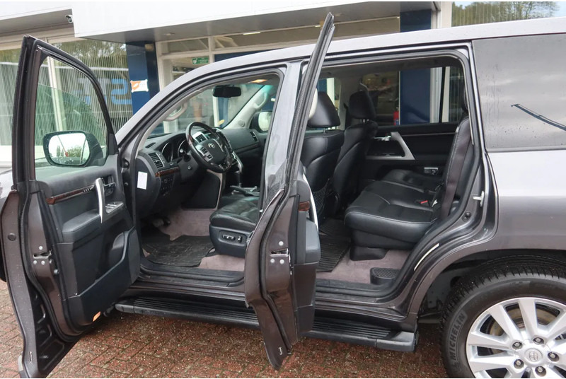 Toyota Land Cruiser V8 200 V8. 4.5D Executive. 7 Persoons. Luchtvering. Marge voertuig - PKW: das Bild 3 Toyota Land Cruiser V8 200 V8. 4.5D Executive. 7 Persoons. Luchtvering. Marge voertuig - PKW: das Bild 3