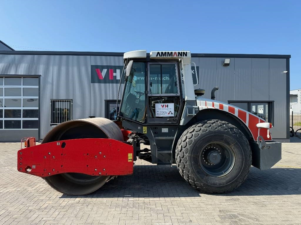 Ammann ASC 110 - Walzenzug: das Bild 2 Ammann ASC 110 - Walzenzug: das Bild 2