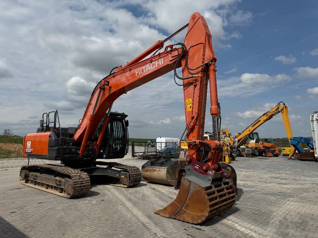 Kettenbagger Hitachi ZX 250 LC N-6: das Bild 7