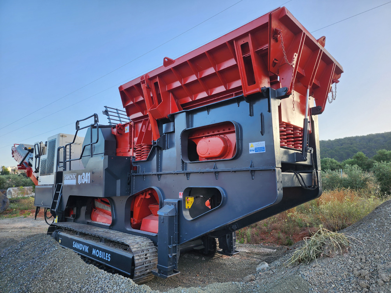 SANDVIK QJ341 - Backenbrecher: das Bild 2 SANDVIK QJ341 - Backenbrecher: das Bild 2