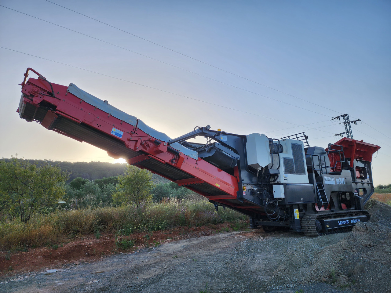 SANDVIK QJ341 - Backenbrecher: das Bild 1 SANDVIK QJ341 - Backenbrecher: das Bild 1