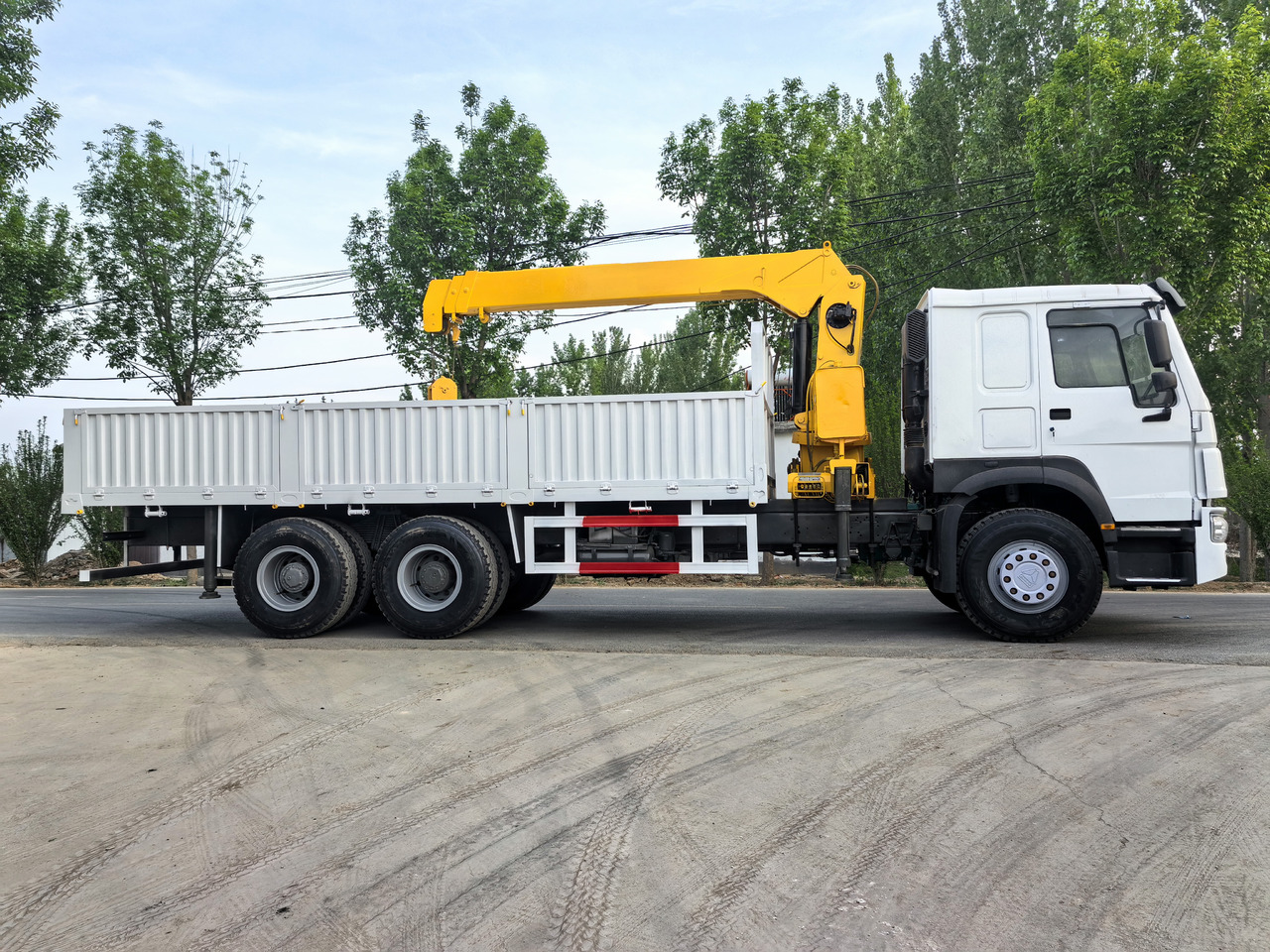 HOWO 371HP CRANE TRUCK - Autokran: das Bild 1 HOWO 371HP CRANE TRUCK - Autokran: das Bild 1