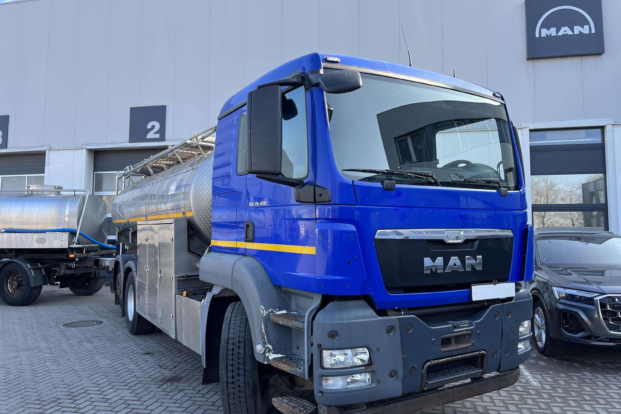 MAN TGS 26.400 6X2-2 Pienovežis (8488) - Tankwagen: das Bild 2 MAN TGS 26.400 6X2-2 Pienovežis (8488) - Tankwagen: das Bild 2