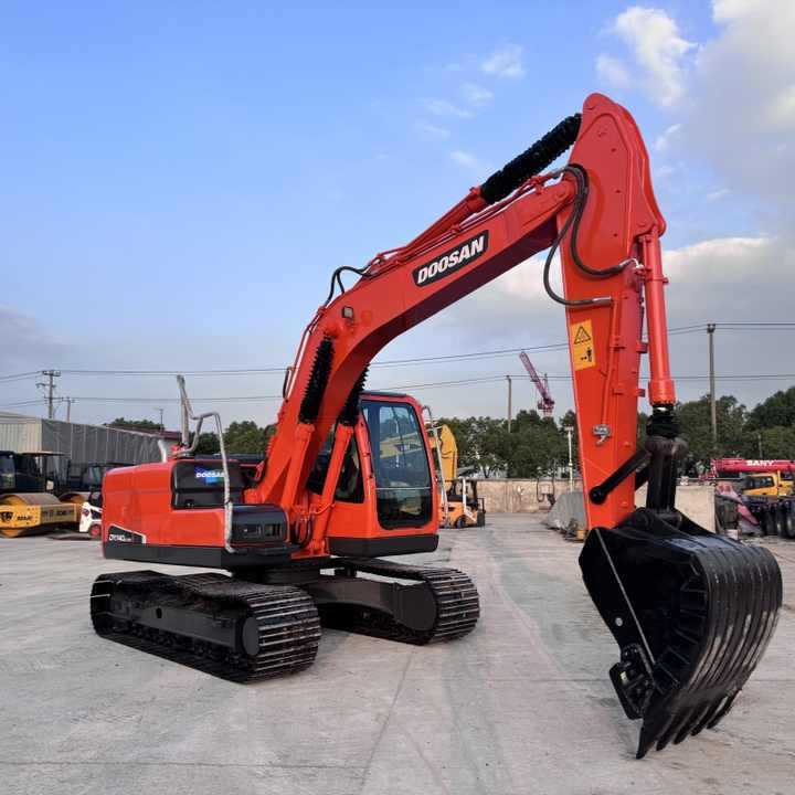 14 Ton Original Korea Used Doosan DX140LC-9c DX 140 150 225 300 Hydraulic Crawler Excavators in Good Condition Doosan140 - Bagger: das Bild 5 14 Ton Original Korea Used Doosan DX140LC-9c DX 140 150 225 300 Hydraulic Crawler Excavators in Good Condition Doosan140 - Bagger: das Bild 5