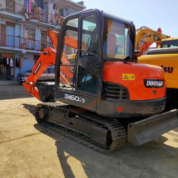 Awesome Performance Korea Imported Small Scale Used Doosan Dh60 Excavator - Kettenbagger: das Bild 4 Awesome Performance Korea Imported Small Scale Used Doosan Dh60 Excavator - Kettenbagger: das Bild 4