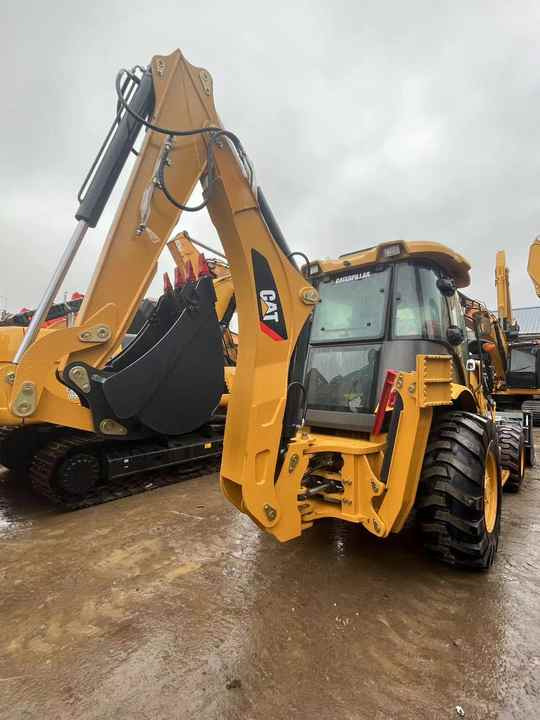 Backhoe loader CAT 420F loader used cheap CAT 420F loader and digger in good running condition on sale - Baggerlader: das Bild 3 Backhoe loader CAT 420F loader used cheap CAT 420F loader and digger in good running condition on sale - Baggerlader: das Bild 3