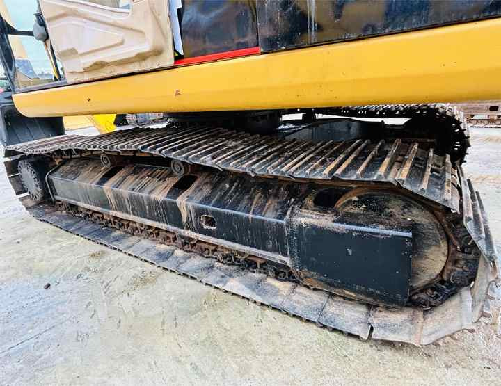 Caterpillar/cat Medium Used Excavator 20t Cat 320b,320c,320d Excavating Equipment With 0.8,1.0,1.2 Cbm Bucket Size In Shanghai - Kettenbagger: das Bild 4 Caterpillar/cat Medium Used Excavator 20t Cat 320b,320c,320d Excavating Equipment With 0.8,1.0,1.2 Cbm Bucket Size In Shanghai - Kettenbagger: das Bild 4