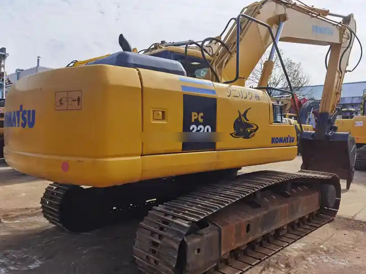 Good Condition Komatsu Used PC220-7 Hydraulic Crawler Excavator Suitable For Construction/ Agriculture Digging - Kettenbagger: das Bild 3 Good Condition Komatsu Used PC220-7 Hydraulic Crawler Excavator Suitable For Construction/ Agriculture Digging - Kettenbagger: das Bild 3