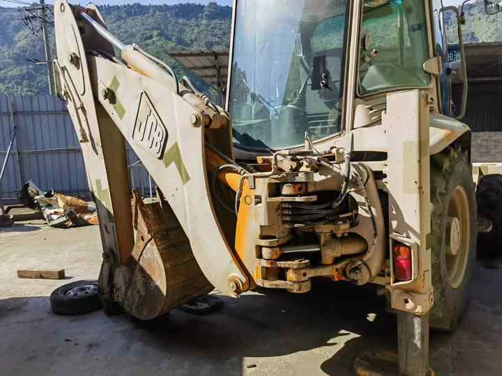 Hot sale Backhoe loader JCB 3CX 4*4 tlb loader UKmade, used cheap JCB 3CX retro loader and digger in good condition - Baggerlader: das Bild 4 Hot sale Backhoe loader JCB 3CX 4*4 tlb loader UKmade, used cheap JCB 3CX retro loader and digger in good condition - Baggerlader: das Bild 4