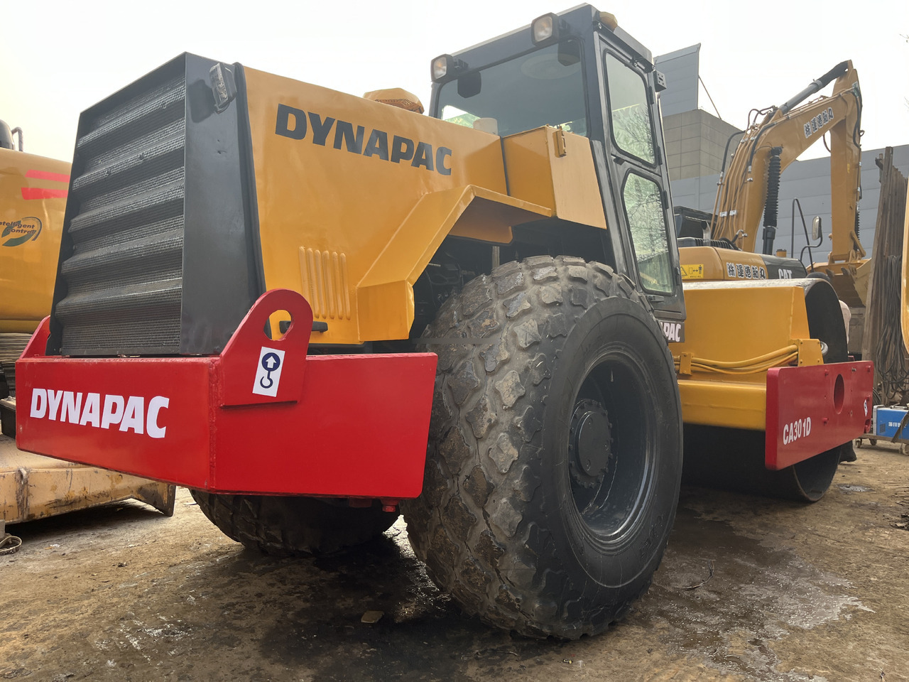 Used Original Dynapac Ca301d Road Rooller in high quality and cheap price with good operating in shanghai for Sale - Walzenzug: das Bild 5 Used Original Dynapac Ca301d Road Rooller in high quality and cheap price with good operating in shanghai for Sale - Walzenzug: das Bild 5