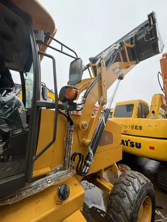 Used caterpillar backhoe loader CAT 420F2 in good condition for sale - Baggerlader: das Bild 5 Used caterpillar backhoe loader CAT 420F2 in good condition for sale - Baggerlader: das Bild 5