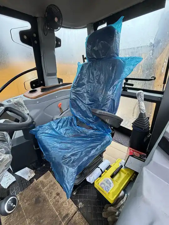 Used caterpillar backhoe loader CAT 420F2 in good condition for sale - Baggerlader: das Bild 5 Used caterpillar backhoe loader CAT 420F2 in good condition for sale - Baggerlader: das Bild 5