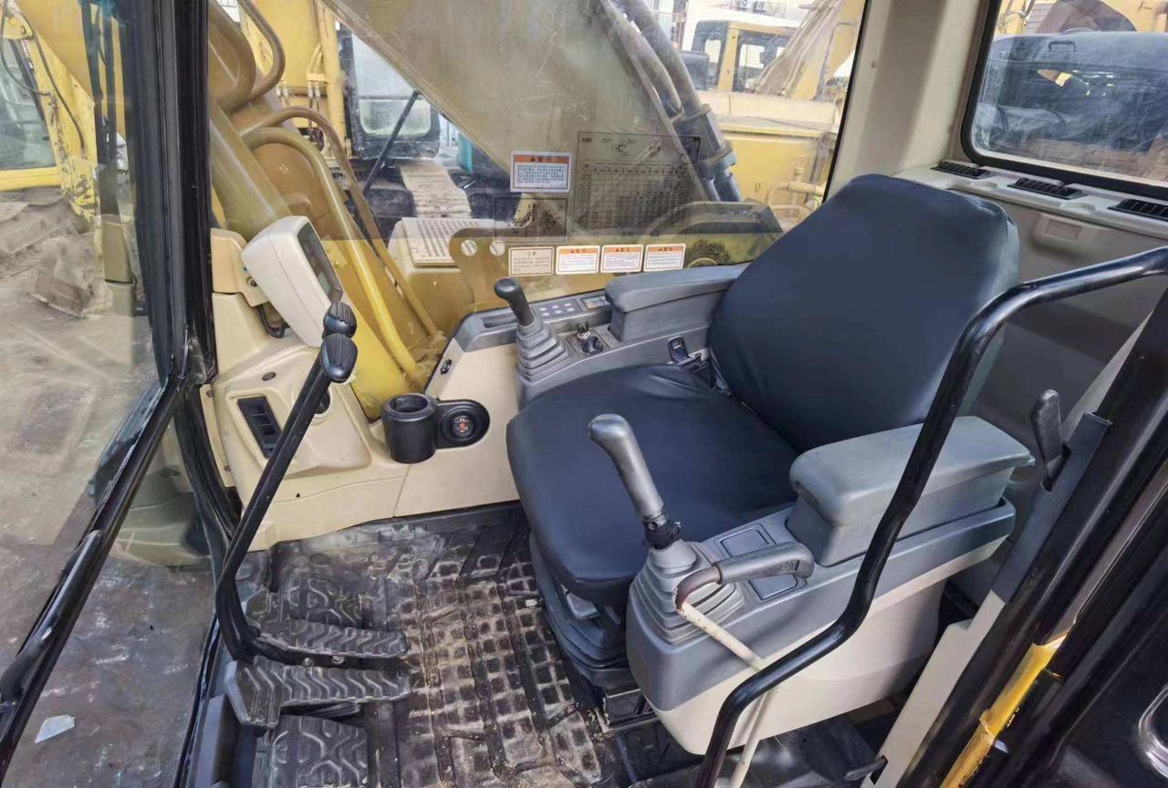 Used construction machinery 30Tons excavator Used CAT Excavator CAT 330C CAT 330CL - Kettenbagger: das Bild 5 Used construction machinery 30Tons excavator Used CAT Excavator CAT 330C CAT 330CL - Kettenbagger: das Bild 5