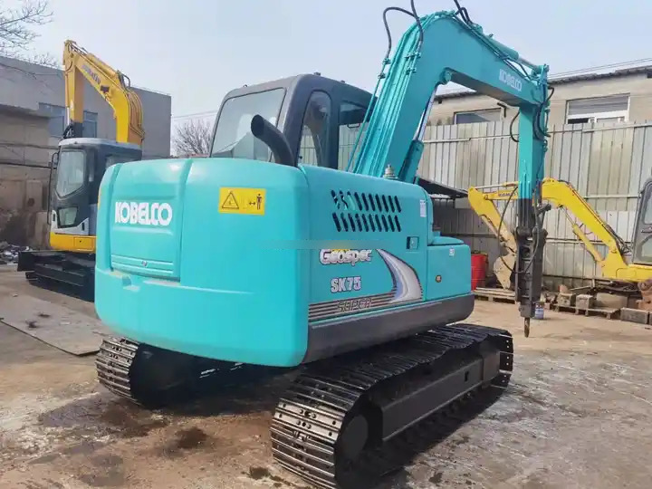 Used excavator kobelco sk75-8, second hand 7tons good Quality Kobelco sk75 excavator Sk75-8 Japan SK75-8 crawler excavat - Minibagger: das Bild 4 Used excavator kobelco sk75-8, second hand 7tons good Quality Kobelco sk75 excavator Sk75-8 Japan SK75-8 crawler excavat - Minibagger: das Bild 4