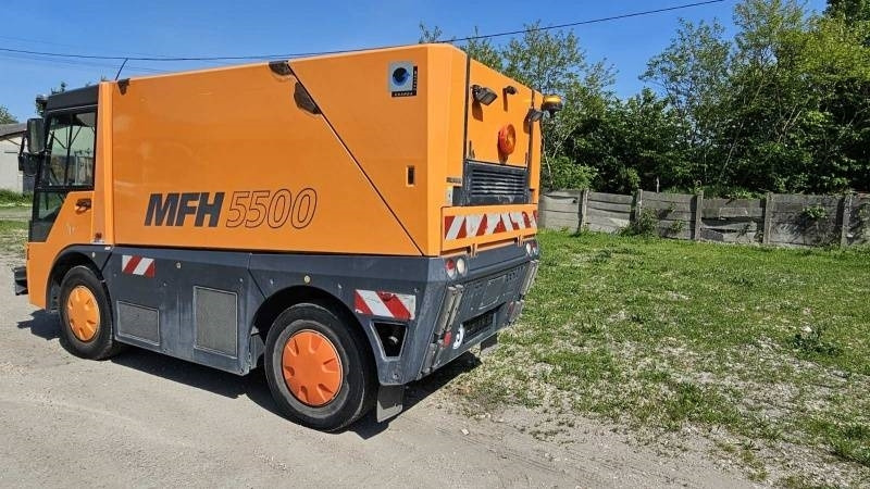 Mfh 5500 sweeper - with air conditionier - Kehrmaschine: das Bild 4 Mfh 5500 sweeper - with air conditionier - Kehrmaschine: das Bild 4