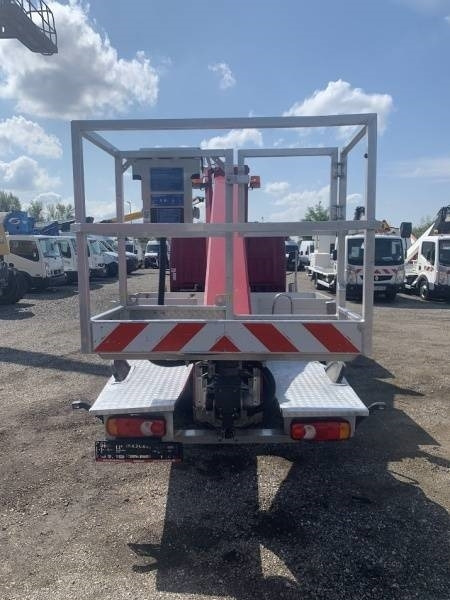LKW mit Arbeitsbühne Nissan Cabstar Palfinger P260B - 25,6 m - 230 kg: das Bild 8