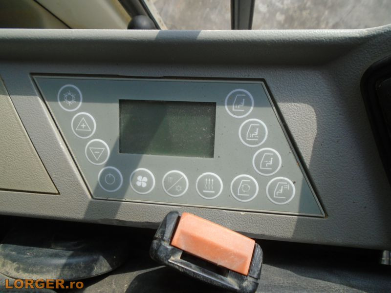 Kettenbagger Liebherr R 900 C: das Bild 10