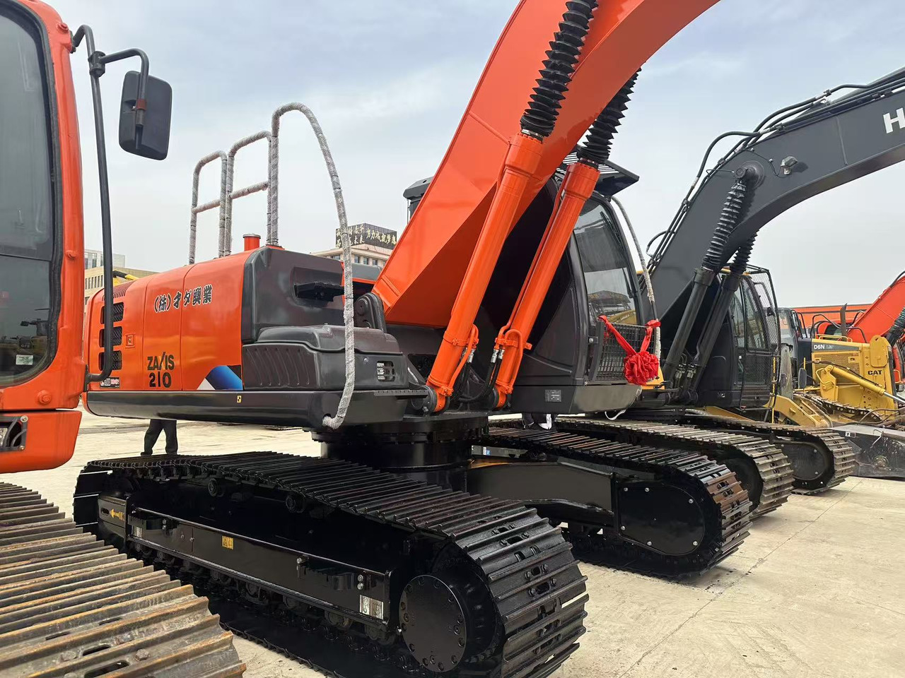 HITACHI ZA210 - Mobilbagger: das Bild 5 HITACHI ZA210 - Mobilbagger: das Bild 5