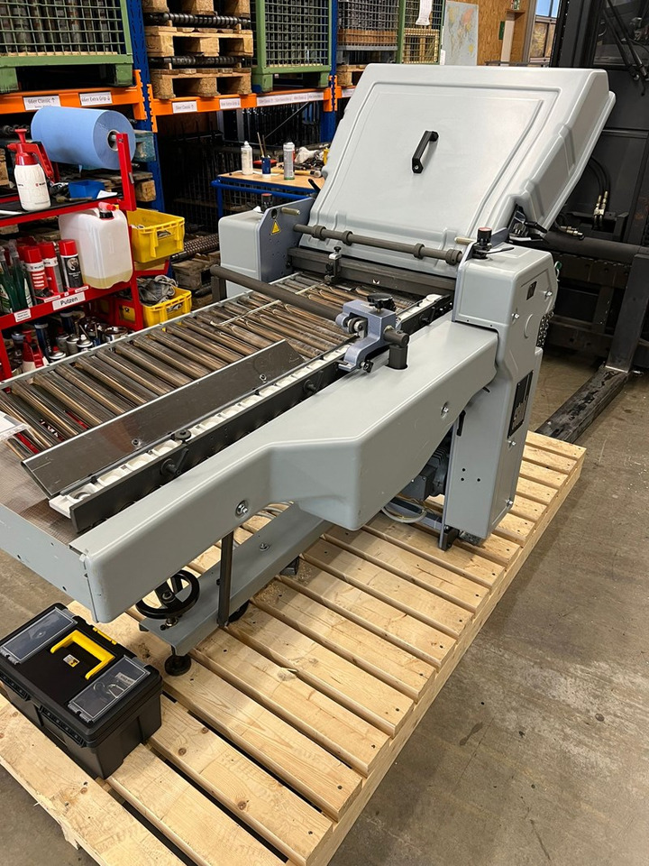 Stahl T 52.3/4 | 1997 - Falzmaschine: das Bild 1 Stahl T 52.3/4 | 1997 - Falzmaschine: das Bild 1