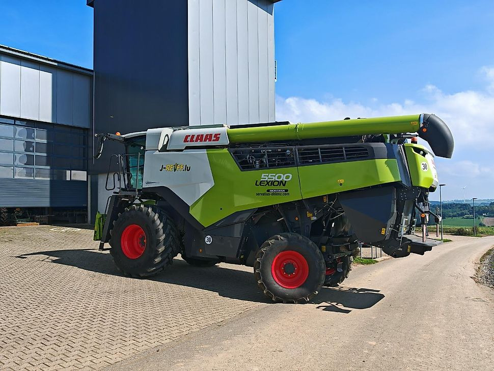 J.Reiff Sarl
Herr Stefan Neukirch - 77 Z.I in den - Mähdrescher: das Bild 5 J.Reiff Sarl
Herr Stefan Neukirch - 77 Z.I in den - Mähdrescher: das Bild 5