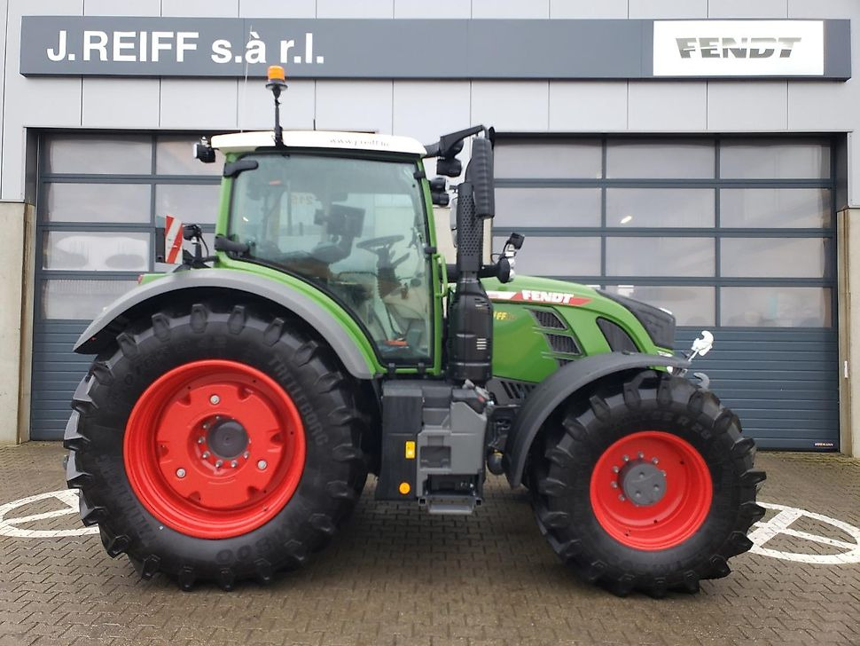 J.Reiff Sarl
Herr Stefan Neukirch - 77 Z.I in den - Traktor: das Bild 3 J.Reiff Sarl
Herr Stefan Neukirch - 77 Z.I in den - Traktor: das Bild 3