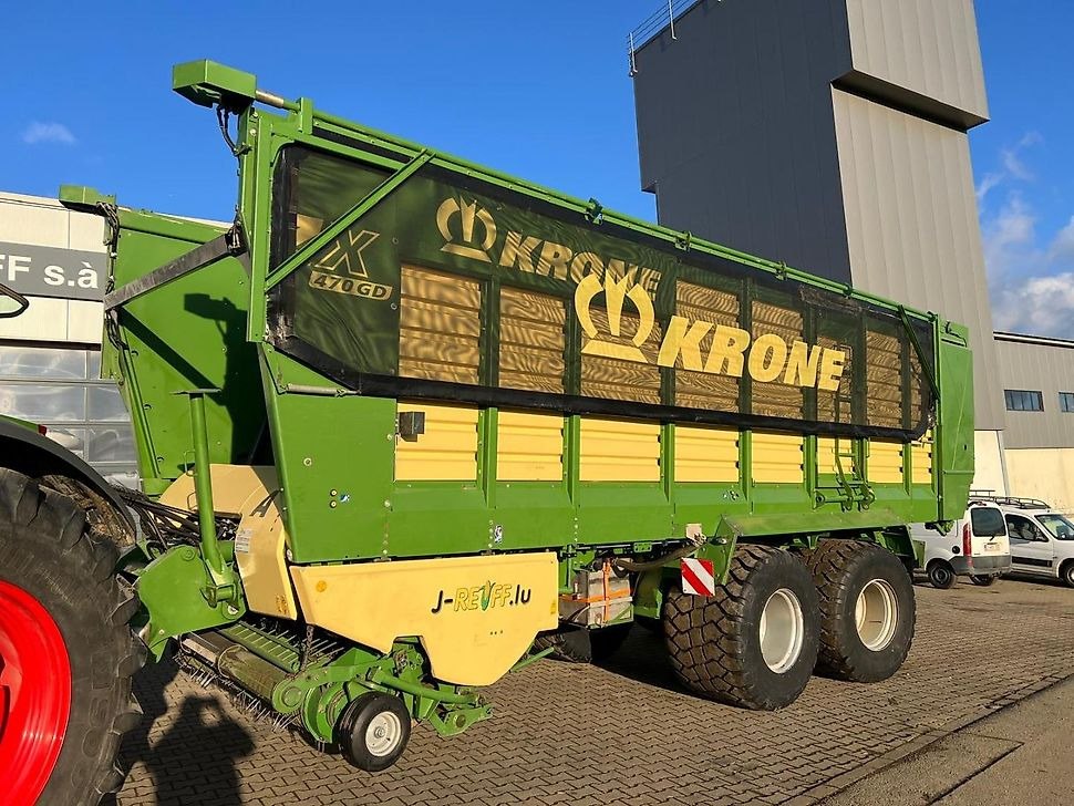 J.Reiff Sarl
Herr Stefan Neukirch - 77 Z.I in den - Ladewagen: das Bild 2 J.Reiff Sarl
Herr Stefan Neukirch - 77 Z.I in den - Ladewagen: das Bild 2