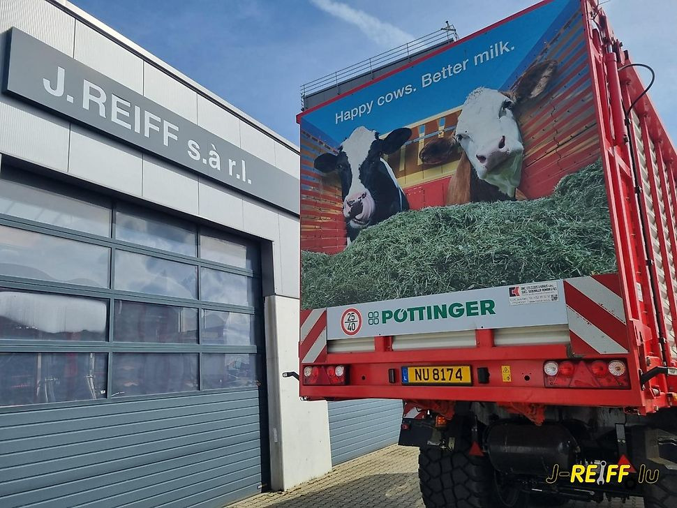 J.Reiff Sarl
Herr Stefan Neukirch - 77 Z.I in den - Ladewagen: das Bild 3 J.Reiff Sarl
Herr Stefan Neukirch - 77 Z.I in den - Ladewagen: das Bild 3