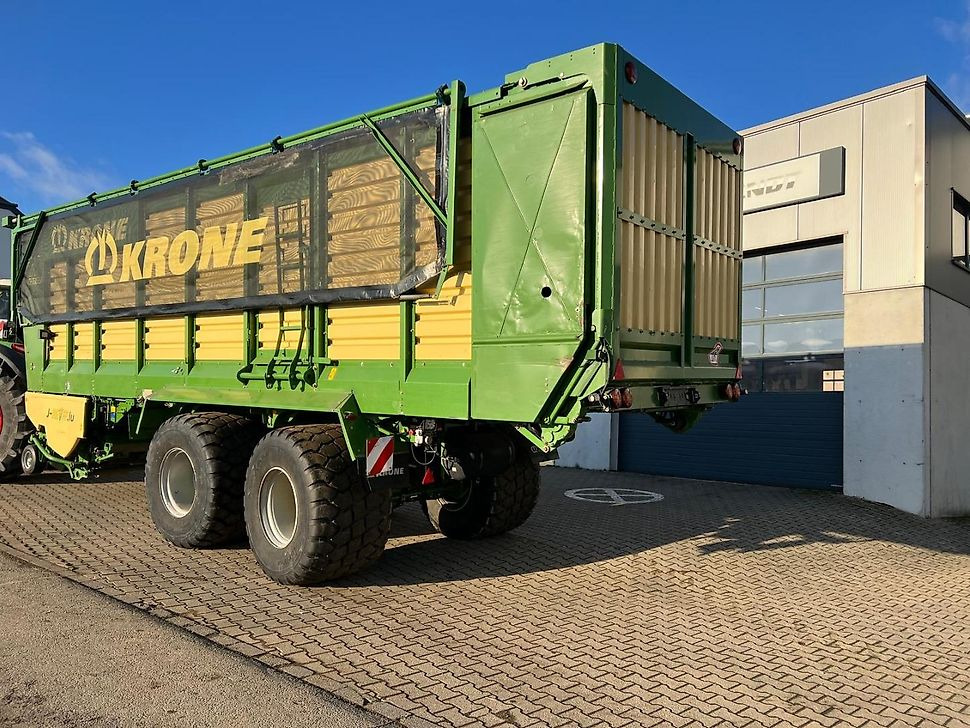 J.Reiff Sarl
Herr Stefan Neukirch - 77 Z.I in den - Ladewagen: das Bild 3 J.Reiff Sarl
Herr Stefan Neukirch - 77 Z.I in den - Ladewagen: das Bild 3