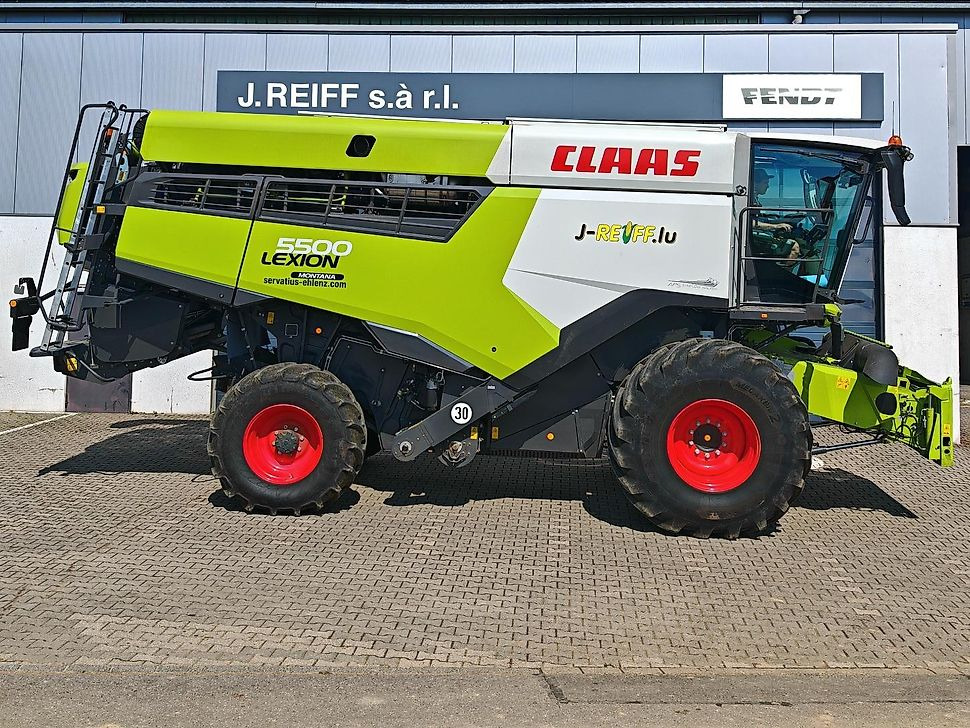 J.Reiff Sarl
Herr Stefan Neukirch - 77 Z.I in den - Mähdrescher: das Bild 2 J.Reiff Sarl
Herr Stefan Neukirch - 77 Z.I in den - Mähdrescher: das Bild 2