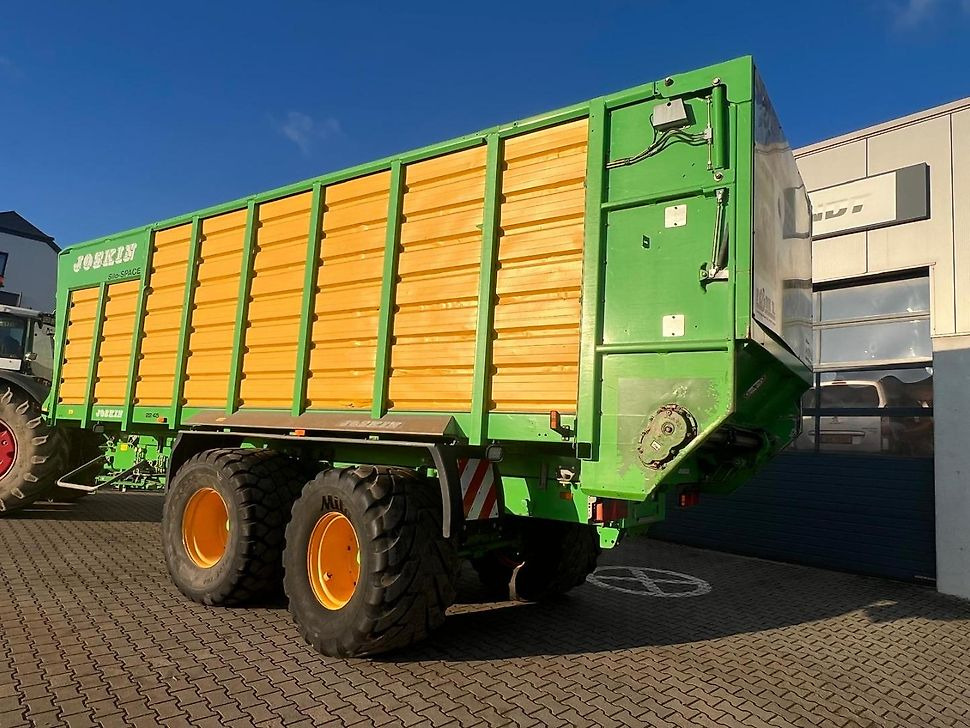 J.Reiff Sarl
Herr Stefan Neukirch - 77 Z.I in den - Landwirtschaftlicher Anhänger: das Bild 3 J.Reiff Sarl
Herr Stefan Neukirch - 77 Z.I in den - Landwirtschaftlicher Anhänger: das Bild 3