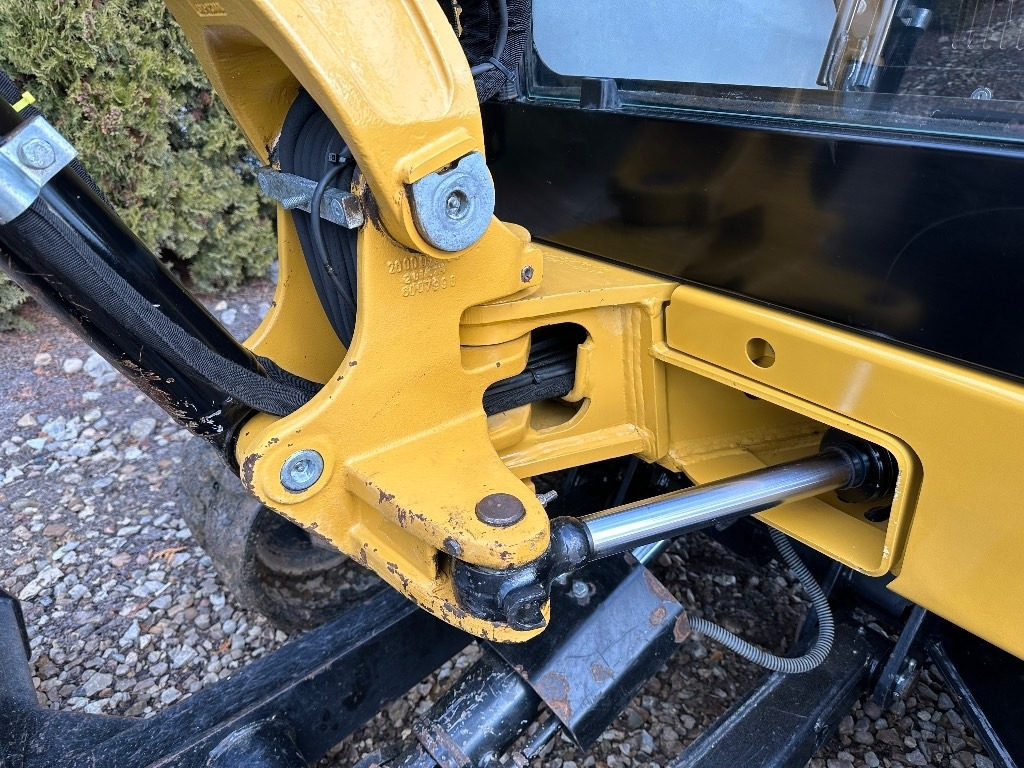 Minibagger CAT 302.7D CR: das Bild 12