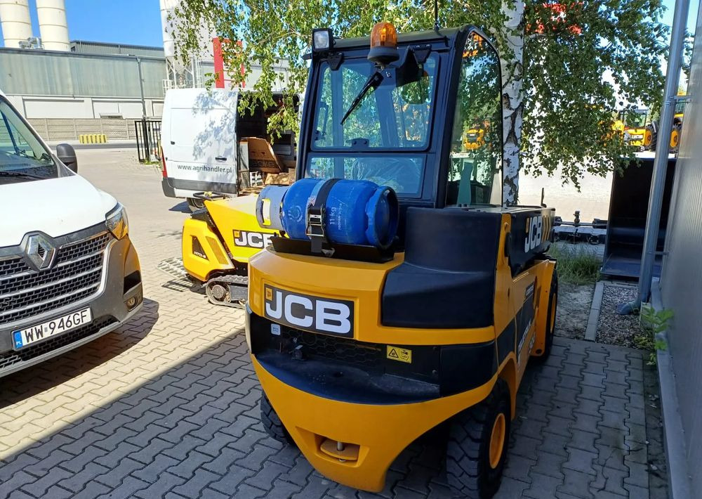 JCB TLT 30-17G - Treibgasstapler, Teleskoplader: das Bild 4 JCB TLT 30-17G - Treibgasstapler, Teleskoplader: das Bild 4