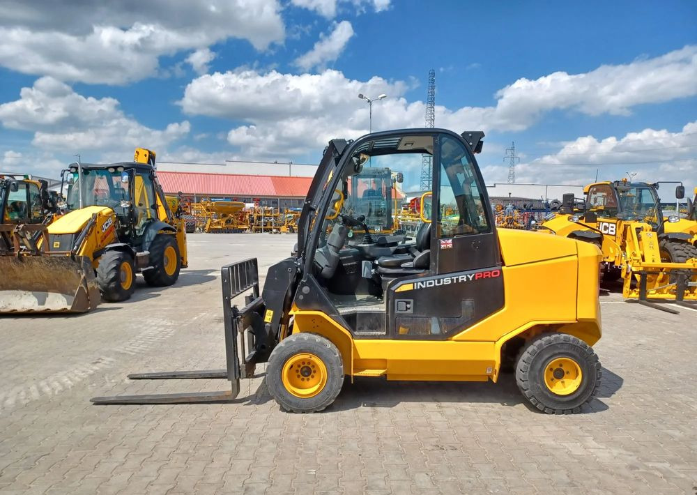 JCB TLT 35-26D - Dieselstapler, Teleskoplader: das Bild 3 JCB TLT 35-26D - Dieselstapler, Teleskoplader: das Bild 3