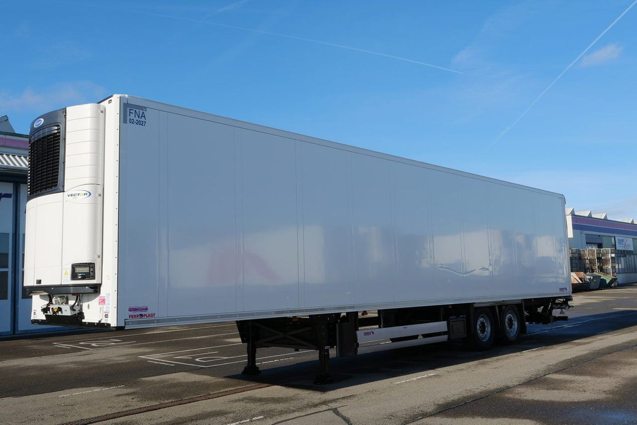 Schmitz Cargobull SKO 18 /LBW BÄR 2500 kg / CARRIER 1550 / ROLLTOR - Kühlkoffer Auflieger: das Bild 3 Schmitz Cargobull SKO 18 /LBW BÄR 2500 kg / CARRIER 1550 / ROLLTOR - Kühlkoffer Auflieger: das Bild 3