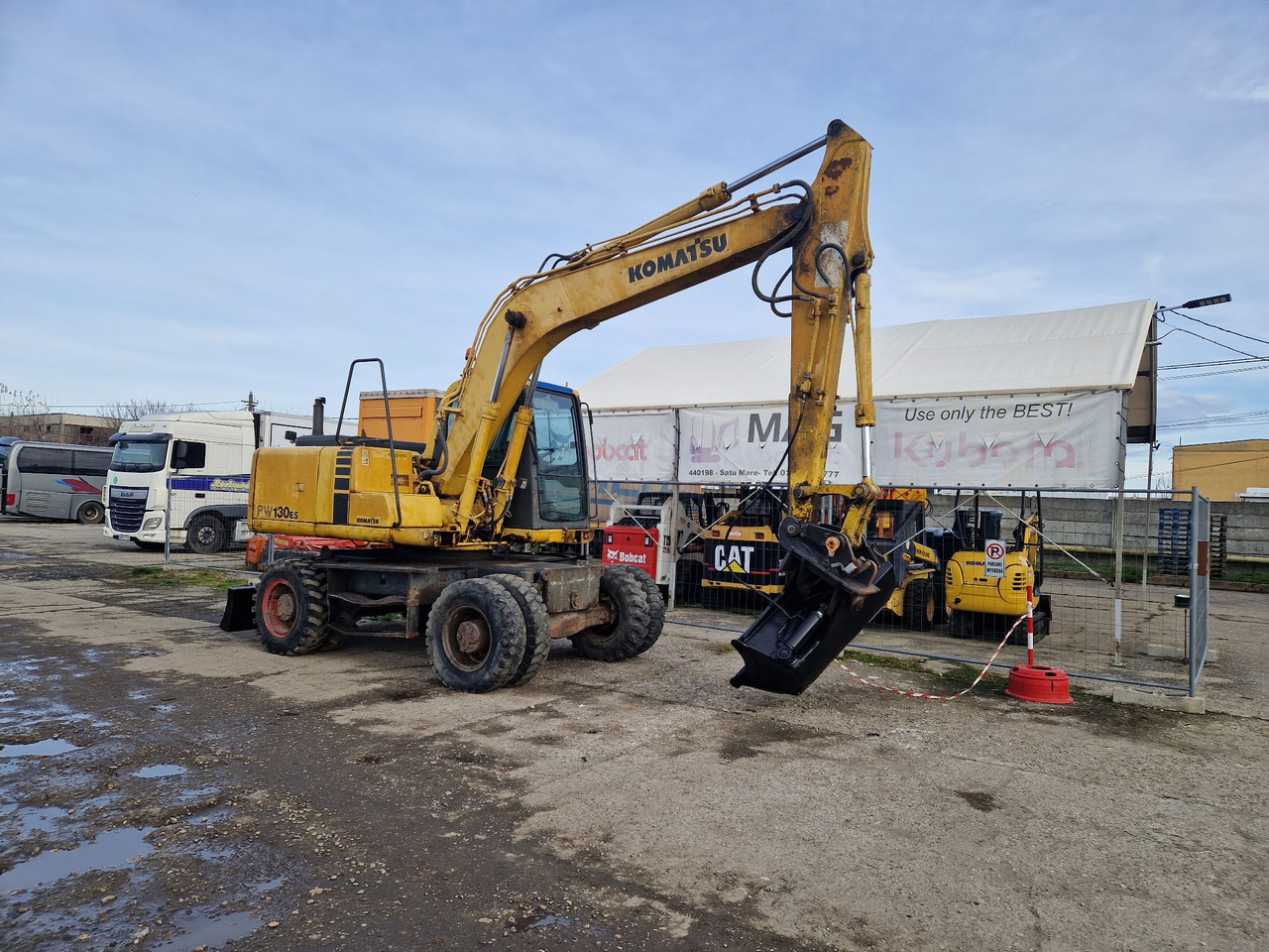 KOMATSU PW130 ES-6K - Mobilbagger: das Bild 2 KOMATSU PW130 ES-6K - Mobilbagger: das Bild 2