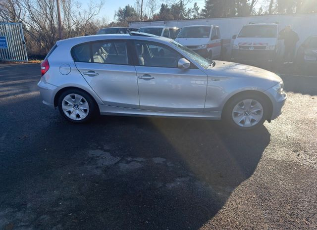 BMW 116i Limousine - PKW: das Bild 5 BMW 116i Limousine - PKW: das Bild 5